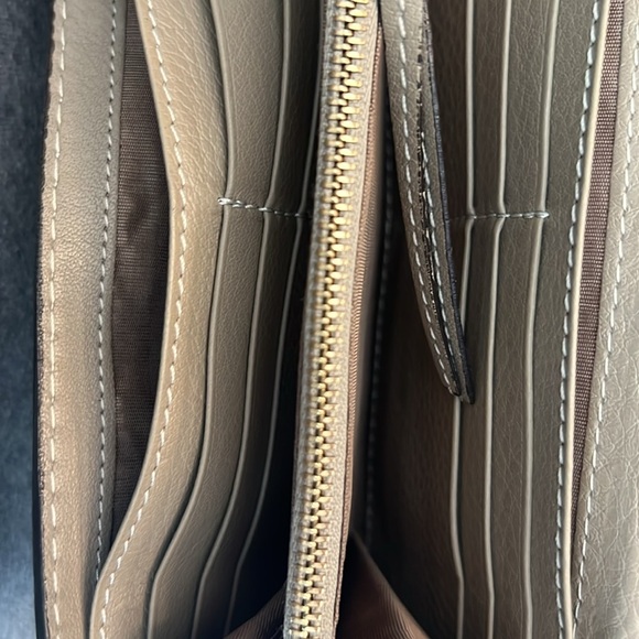 Pre-loved Authentic Chloé Marcie Long Leather Wallet - Dove Gray - Picture 8 of 11